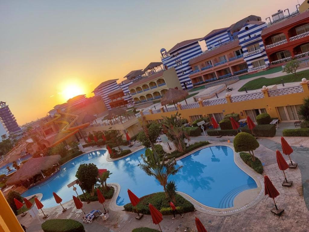 Porto Marina Resort Chalets Families Only El Alamein Exteriör bild