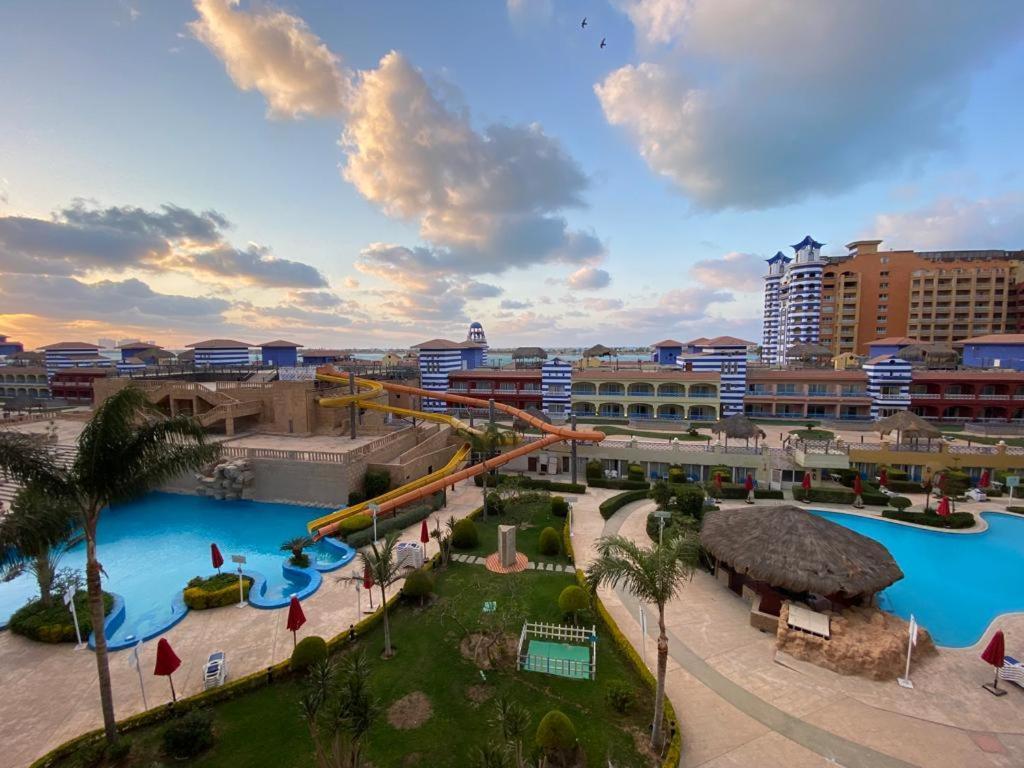 Porto Marina Resort Chalets Families Only El Alamein Exteriör bild