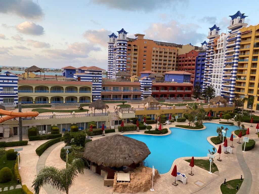 Porto Marina Resort Chalets Families Only El Alamein Exteriör bild