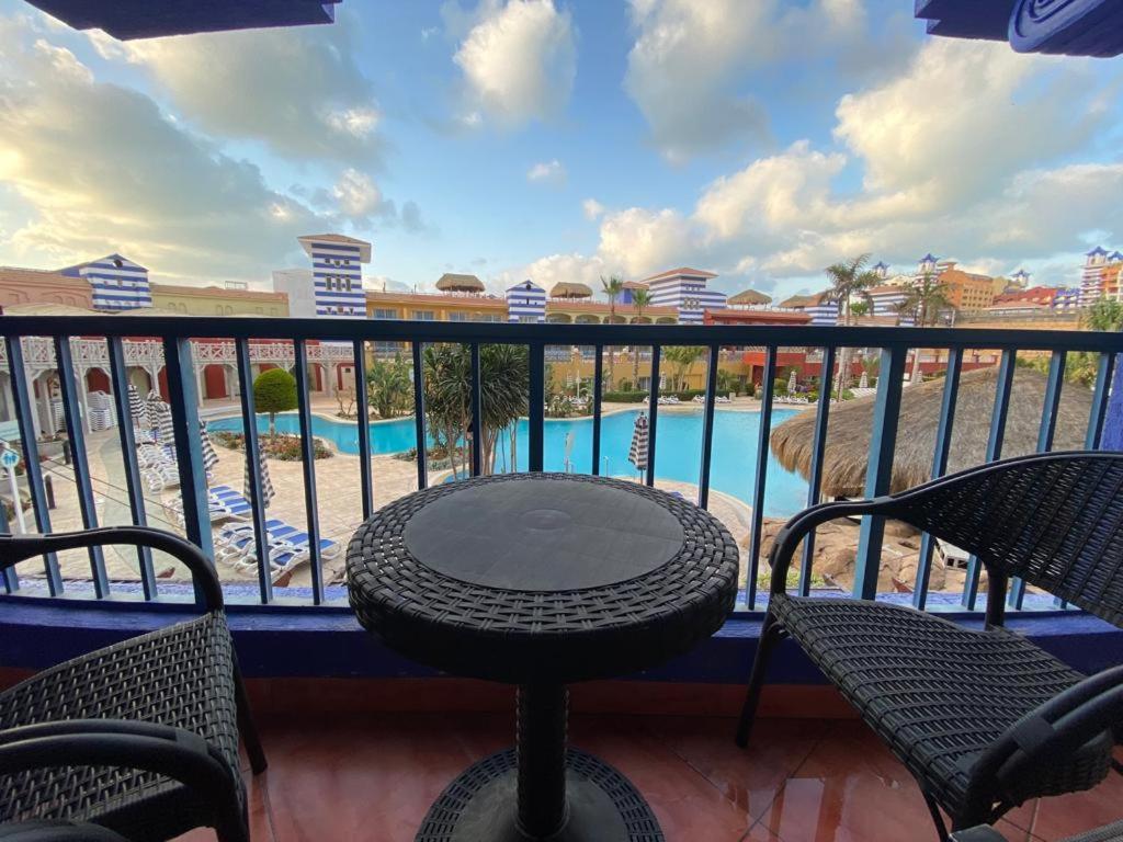 Porto Marina Resort Chalets Families Only El Alamein Exteriör bild